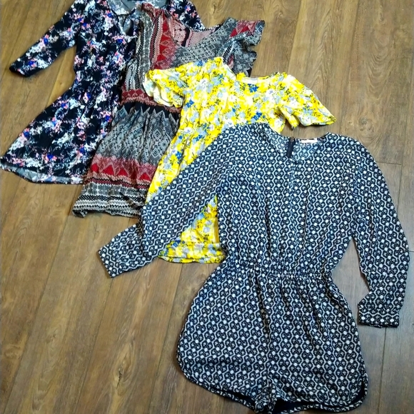 Old Navy Dresses & Skirts - Bundle 4 dresses floral aztec designs XS S